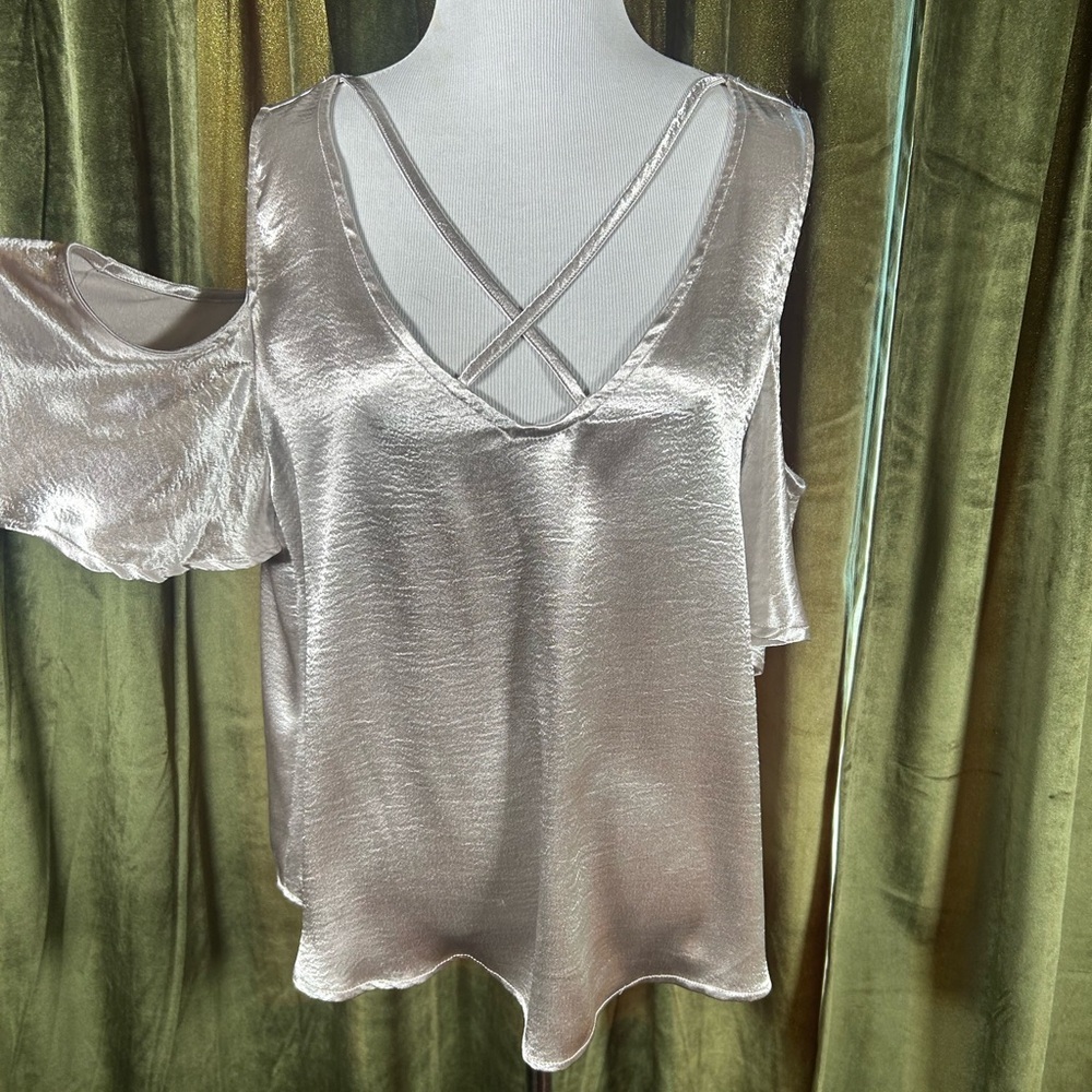 Elodie Metallic Cold Shoulder Top - Picture 5 of 7